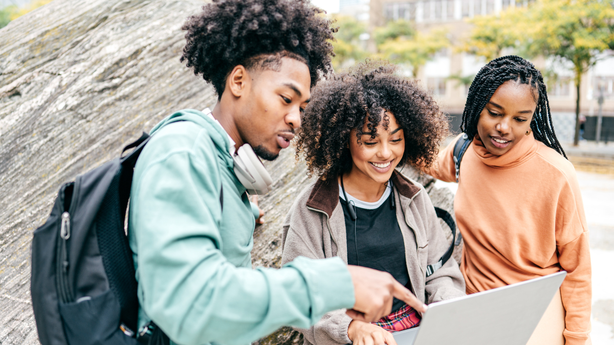 Lire la suite à propos de l’article Projet D.E.F.I Jeunes : une journée pour inspirer, former et faire grandir les talents de demain